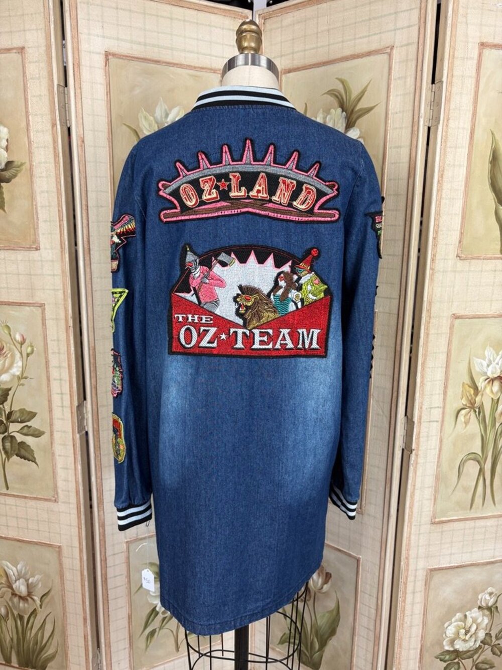 Vintage Wizard of Oz Patch Denim Jacket